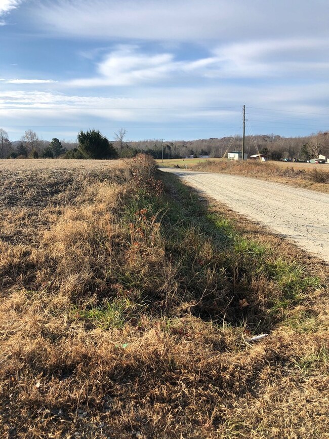 120 Twin Cedar Rd, South Hill, VA 23970 - photo 3