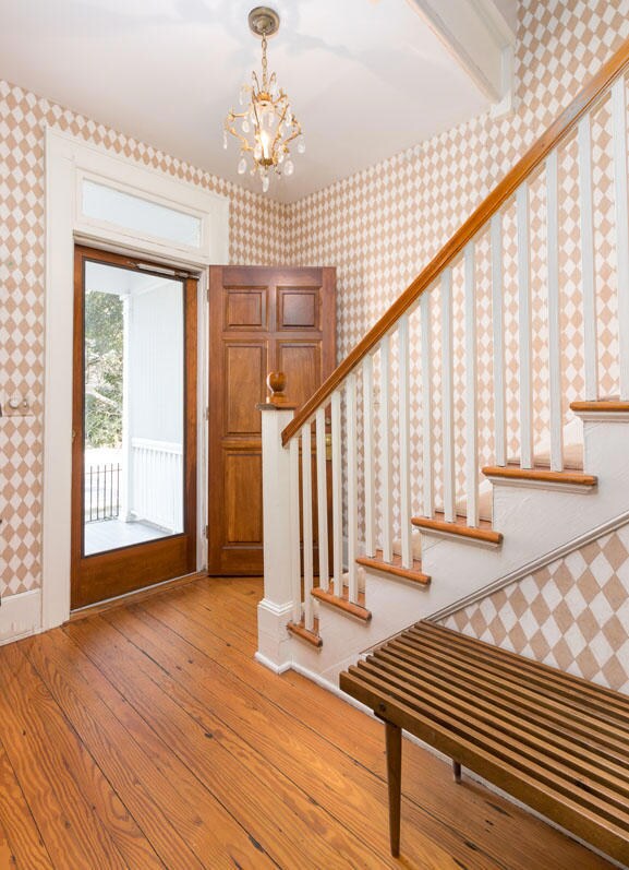 177 Queen Street entry