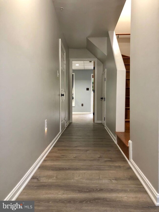 424 Blossom Ln, Frederick, MD 21701 - photo 2