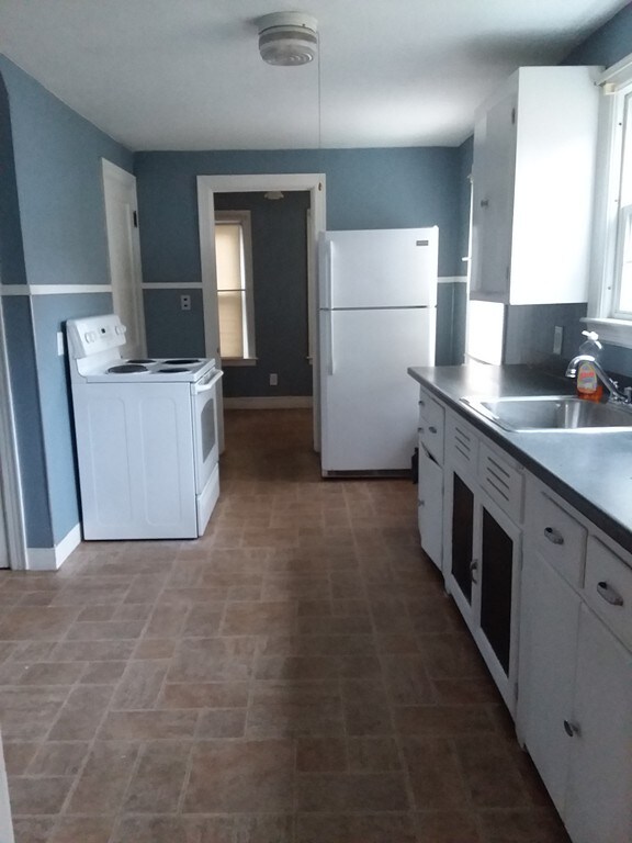 90 Elijah St unit 1, Springfield, MA 01109 - photo 4