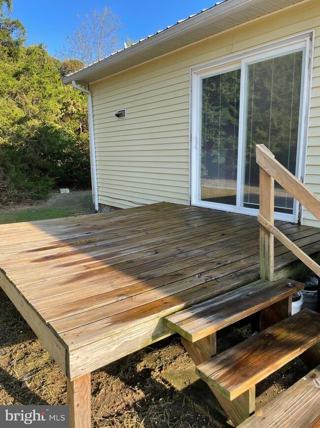 529 W 7th St, Laurel, DE 19956 - photo 2