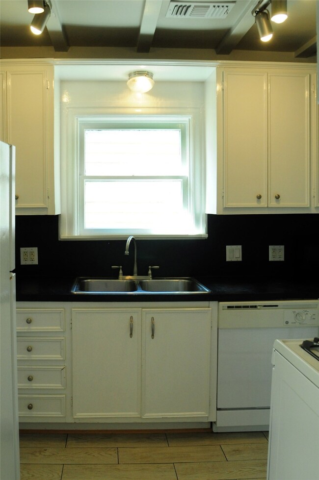 1411 Kipling St unit 1, Houston, TX 77006 - photo 4