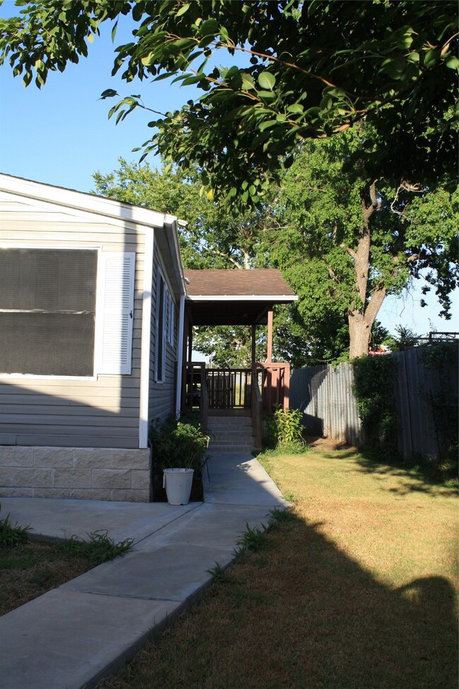 3414 Avenue F, Rosenberg, TX 77471 - photo 7