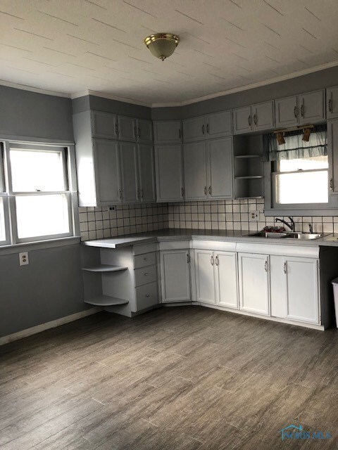 Spacious eat-in kitchen with new flooring