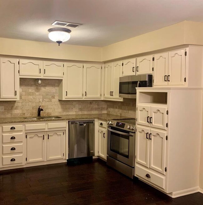 701 Deleon St, Denison, TX 75020 - photo 4