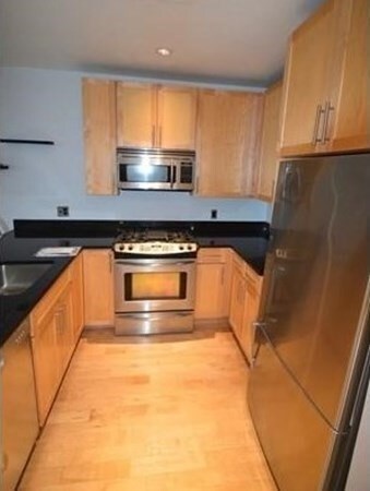 181 Essex St unit E303, Boston, MA 02111 - photo 3