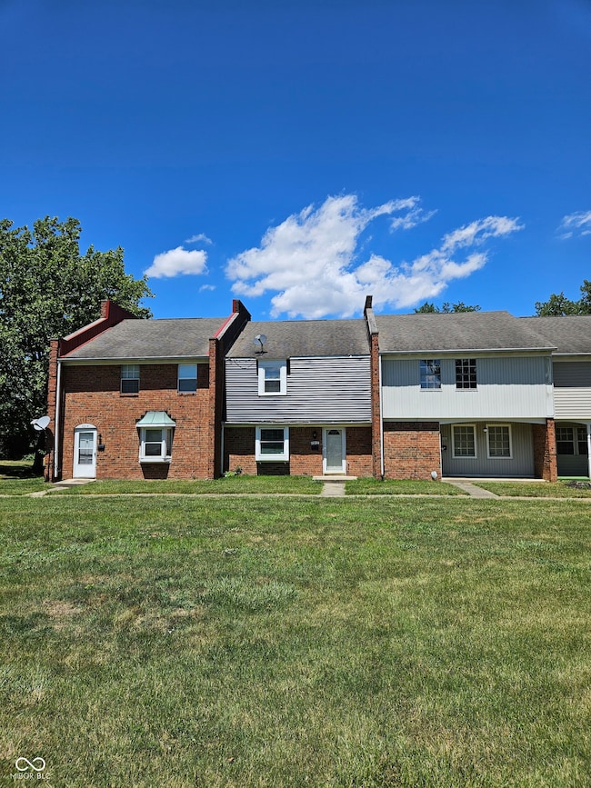 6312 Commons Dr, Indianapolis, IN 46254 - photo 2