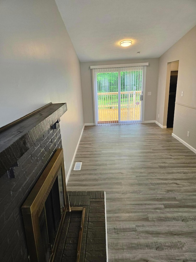 Rushmore-livingrm & deck door
