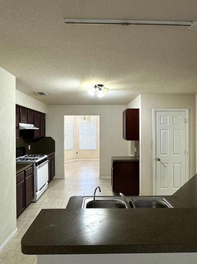 7703 Westington Ln, Houston, TX 77040 - photo 4