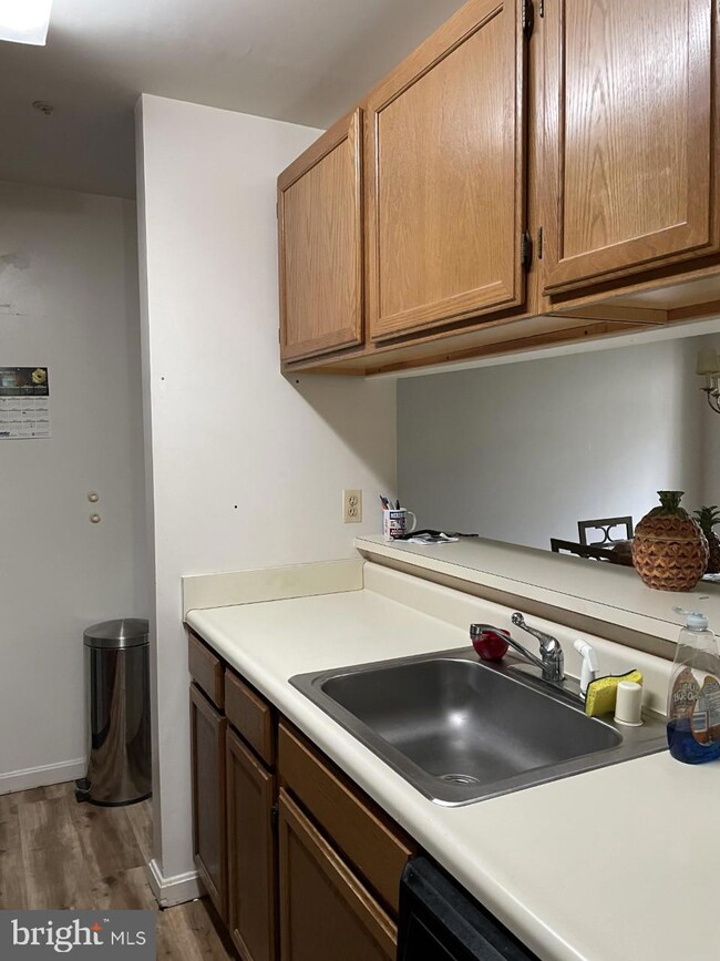 204 Juneberry Way unit 2B, Glen Burnie, MD 21061 - photo 3