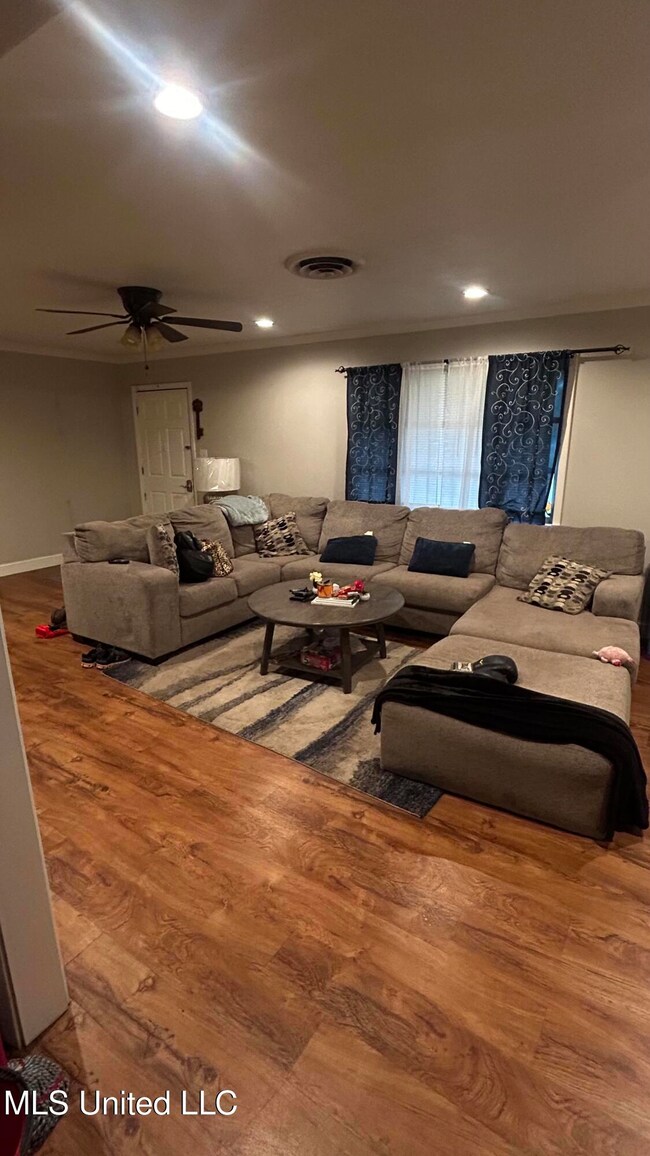 218 Westview Cir, McComb, MS 39648 - photo 6