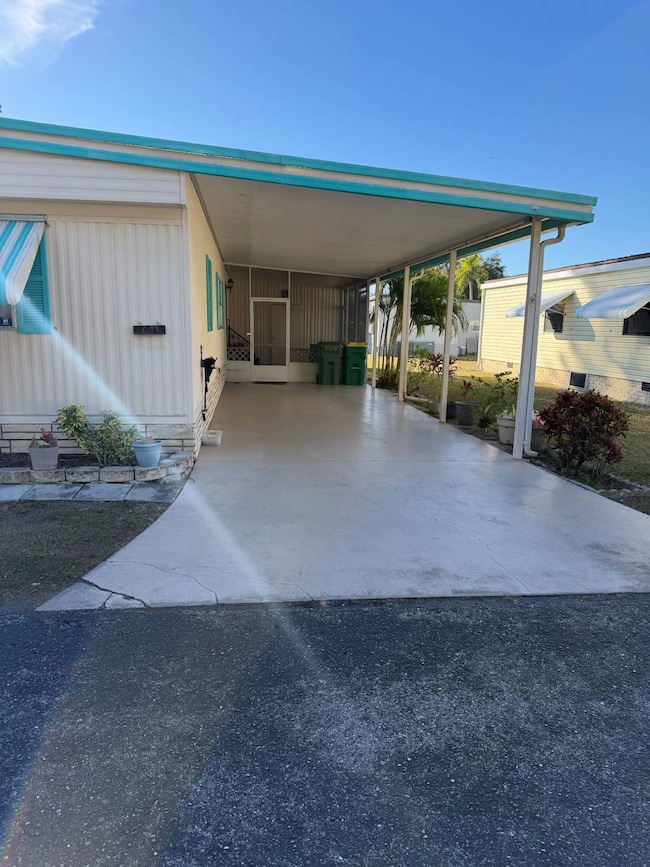 900 Aqua Isles Blvd unit C33, La Belle, FL 33935 - photo 2