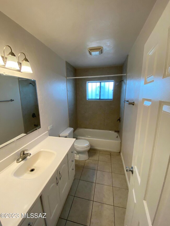 1546 E 8th St unit 1, Tucson, AZ 85719 - photo 6