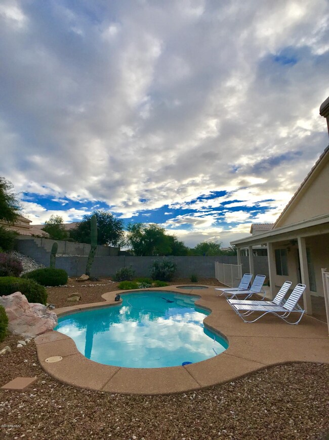 10930 E Feather Bush Dr, Tucson, AZ 85748 - photo 7