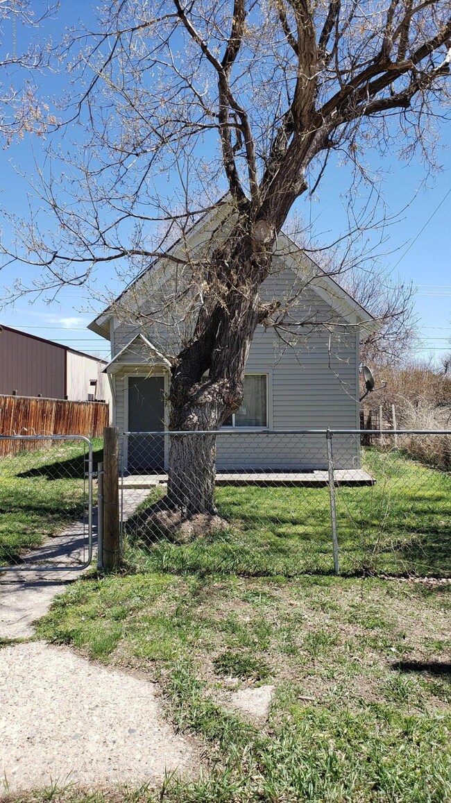 657 Rose St, Craig, CO 81625 - photo 2