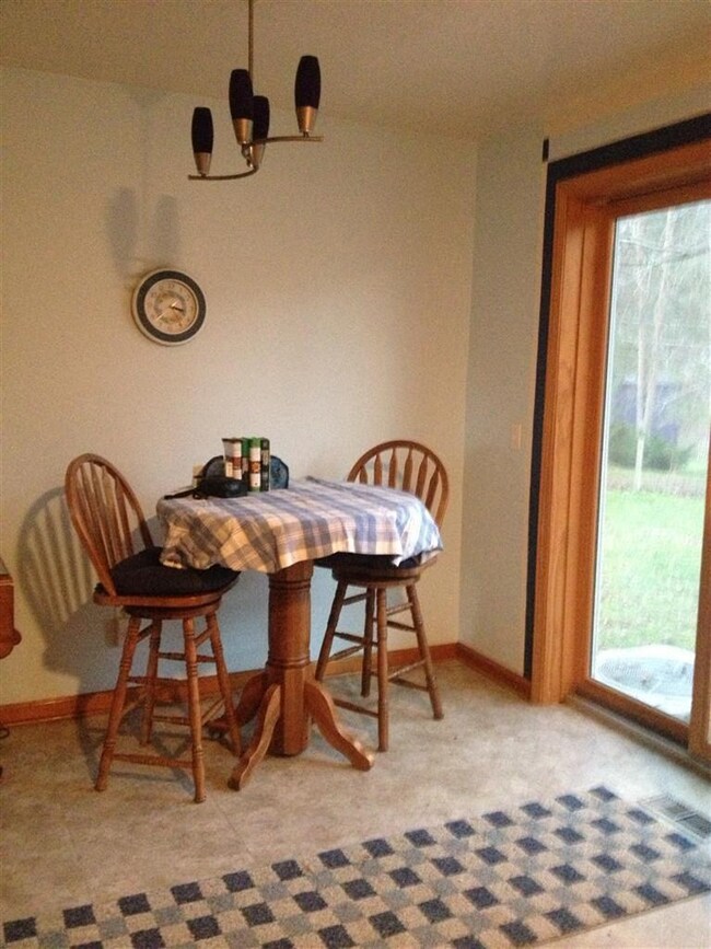 650 Flanders St, Chelsea, MI 48118 - photo 5