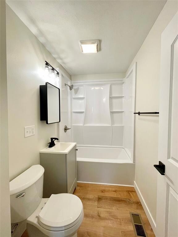 6116 Clark St, Des Moines, IA 50311 - photo 5