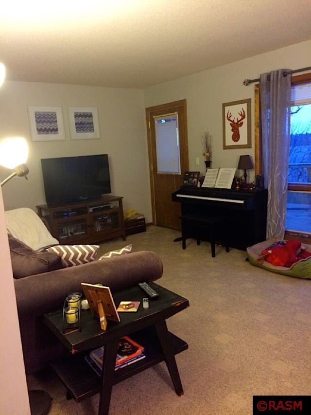 1025 Shoreacres Dr, Fairmont, MN 56031 - photo 2