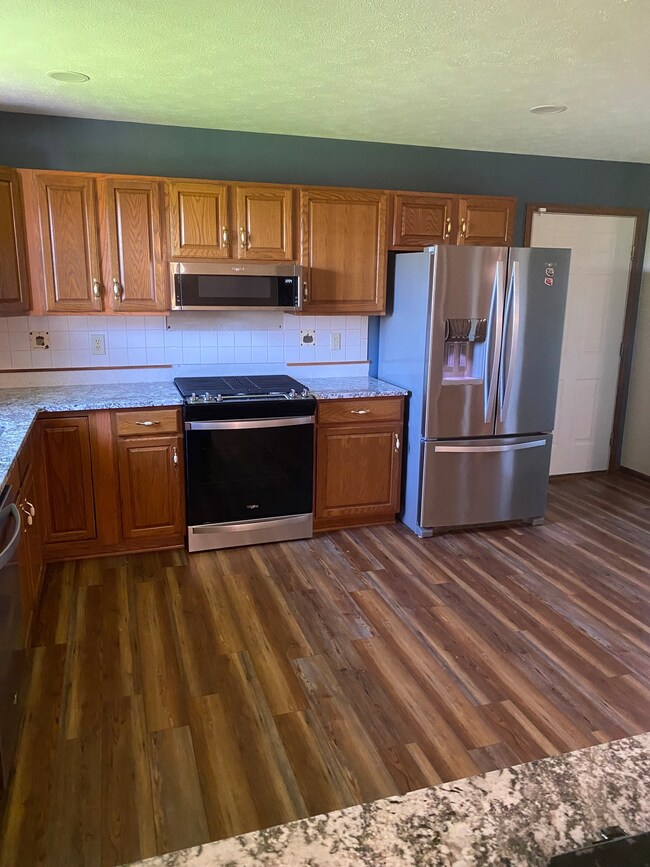 376 Schoolhouse Ln, Bargersville, IN 46106 - photo 4