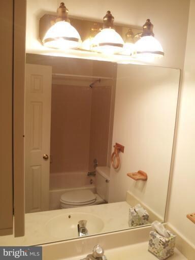 112 Gretna Green Ct unit XII-72, Alexandria, VA 22304 - photo 4