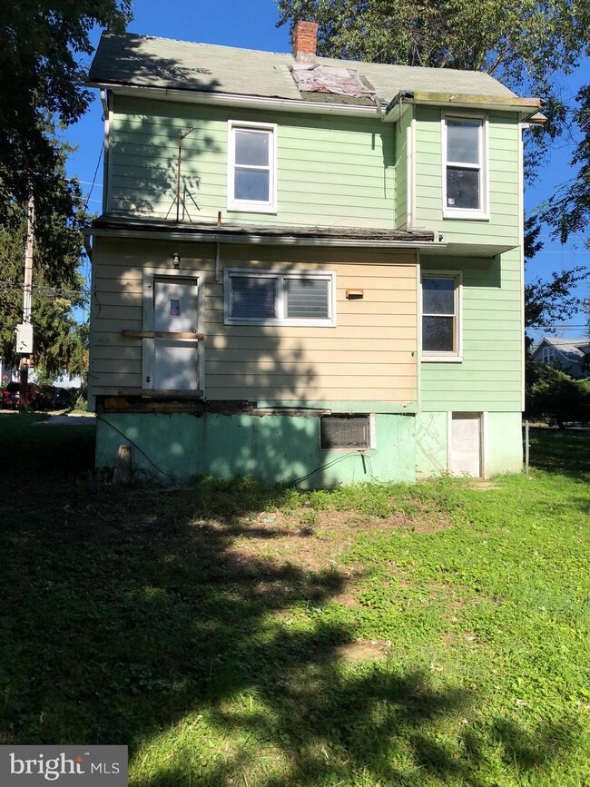 3103 Rosekemp Ave, Baltimore, MD 21214 - photo 2