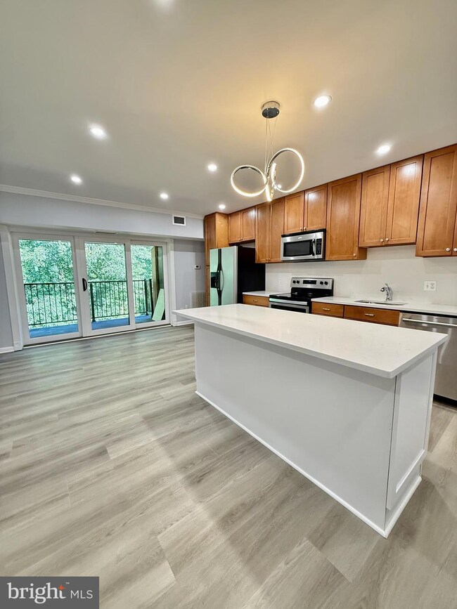 11603 Stoneview Square unit 21C, Reston, VA 20191 - photo 3