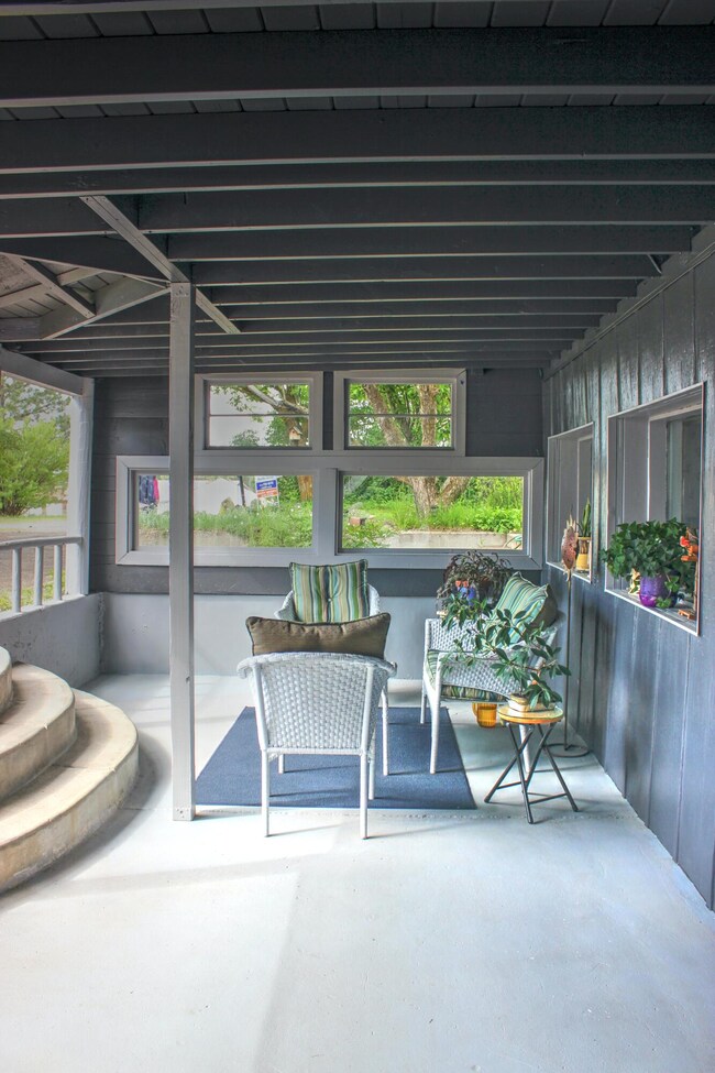 5351 Front Porch1