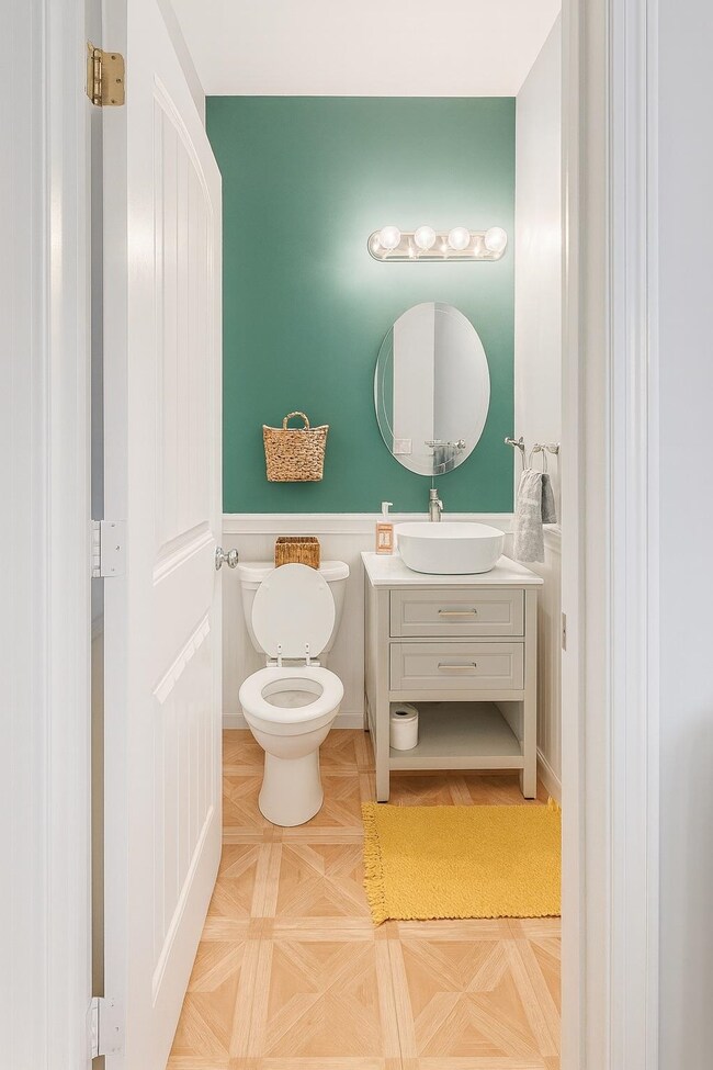 52 Trinity Cir unit A, Rochester, NH 03839 - photo 3