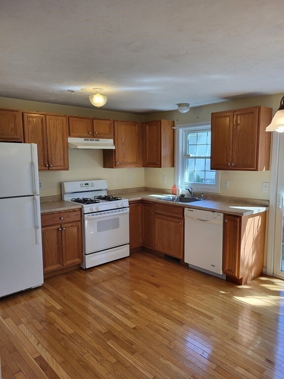 97 Hildreth St unit 5, Lowell, MA 01850 - photo 6