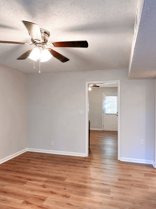 470 Martha Ln unit B, Clarksville, TN 37043 - photo 5