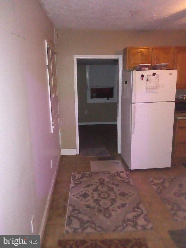 572 Compass Rd E, Middle River, MD 21220 - photo 5