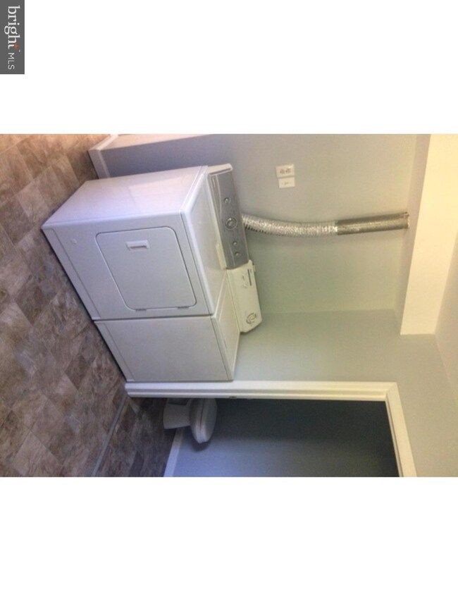 211 Magnolia St, Beverly, NJ 08010 - photo 3