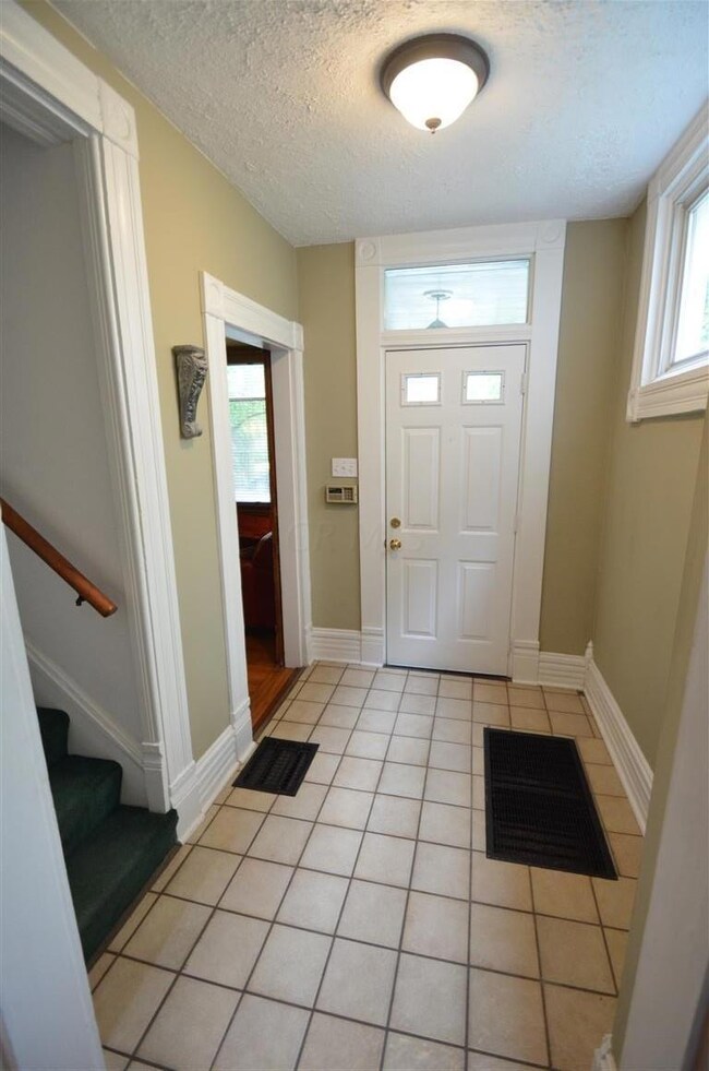 Entry / Foyer
