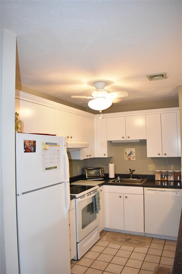 Stoney Creek Condominiums unit 5, Milford, NH 03055 - photo 5