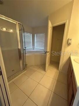 8216 Carriage Pointe Dr, Gibsonton, FL 33534 - photo 6