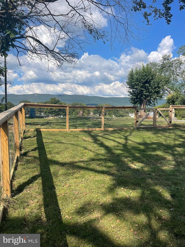 104 Linden Ln, Mercersburg, PA 17236 - photo 5