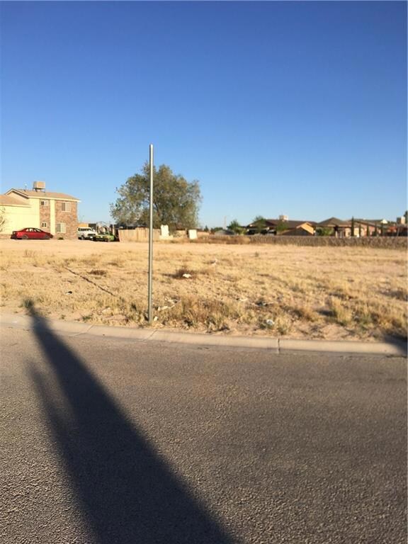 14400 Teichelkamp Dr, Horizon City, TX 79928 - photo 2