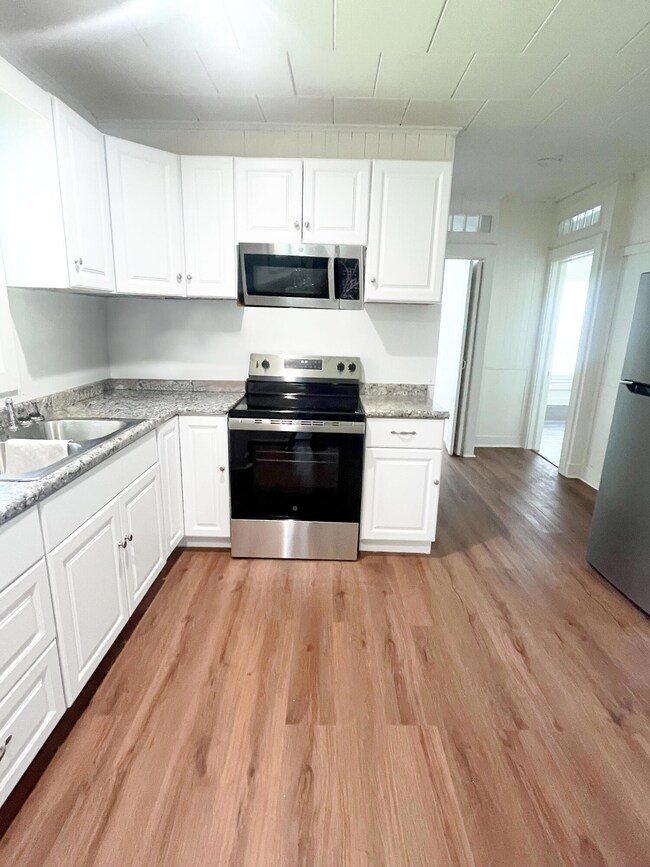 2029 3rd St, Lake Charles, LA 70601 - photo 4