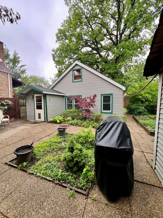 2110 N Mobile Ave, Chicago, IL 60639 - photo 3