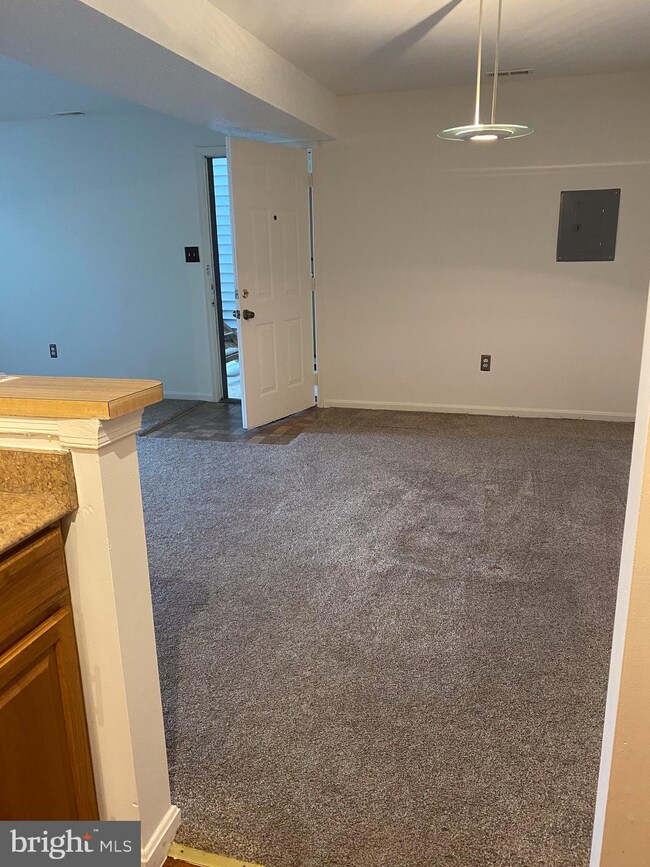 1603 Carriage House Terrace unit E, Silver Spring, MD 20904 - photo 6