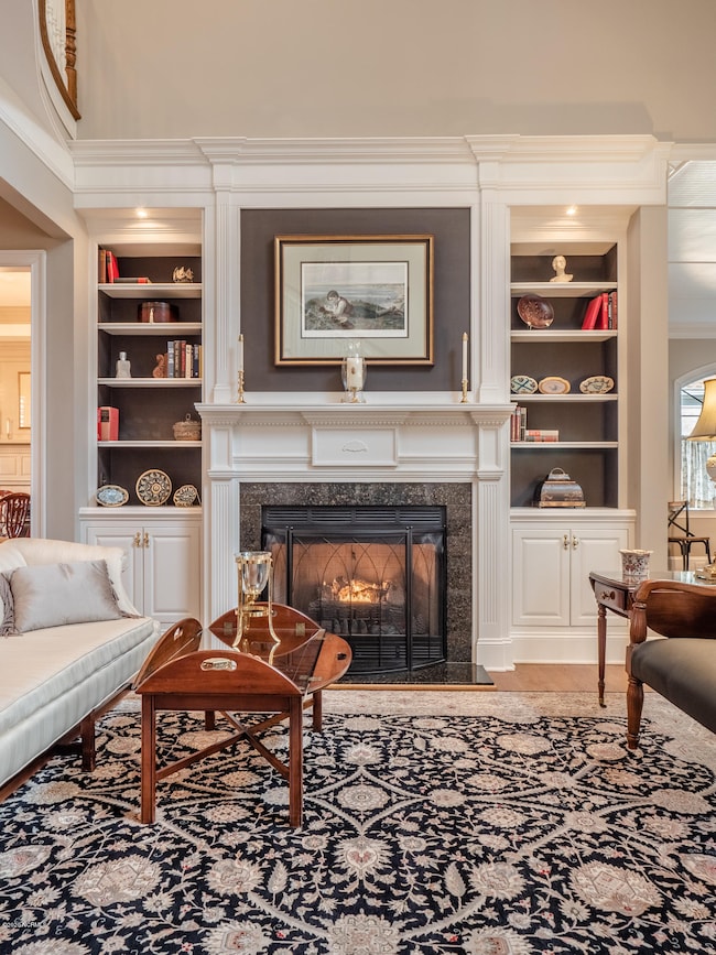 Fireplace | Built Ins