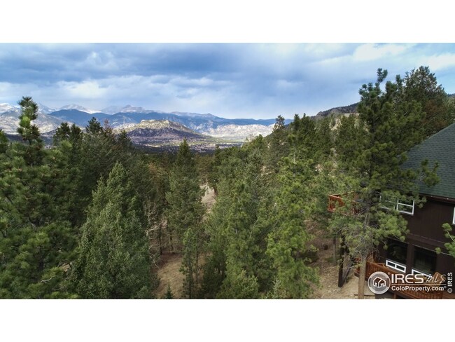 Idyllic Mountain Setting