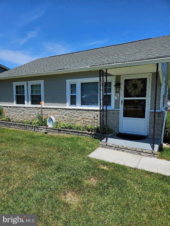 558 Compass Rd E, Middle River, MD 21220 - photo 2