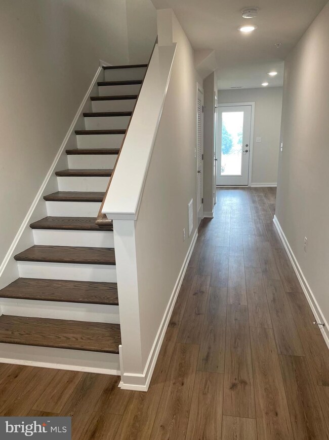 841 Pecan Rd, Spring City, PA 19475 - photo 2