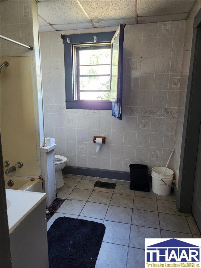 611 Gilbert Ave, Terre Haute, IN 47807 - photo 6