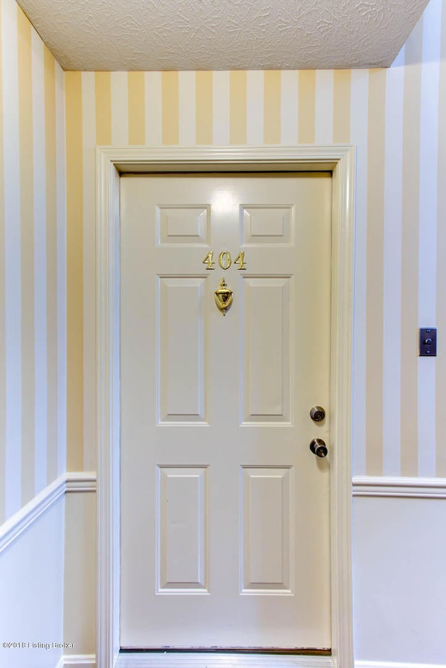 404 Forest Park Rd-4