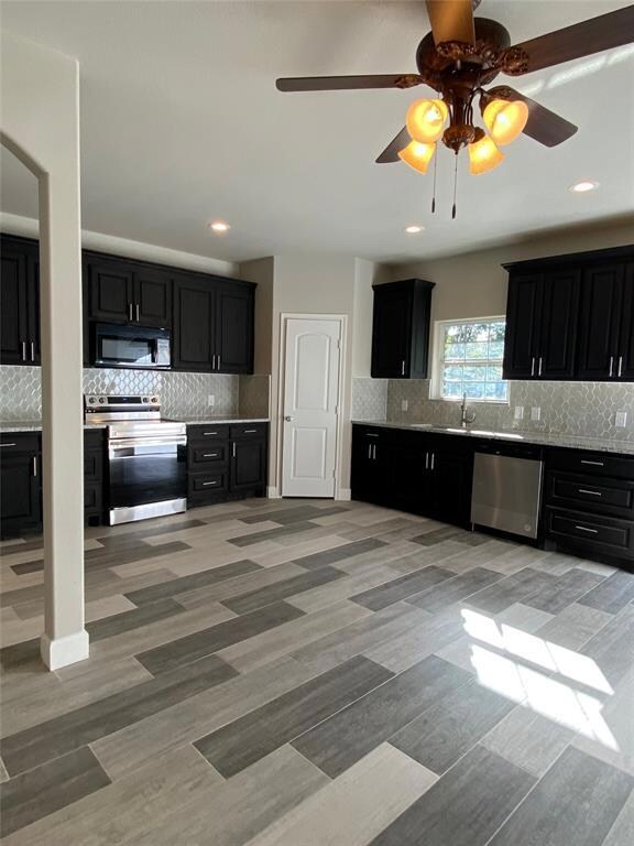 729 E Brown St unit A, Cleburne, TX 76031 - photo 2