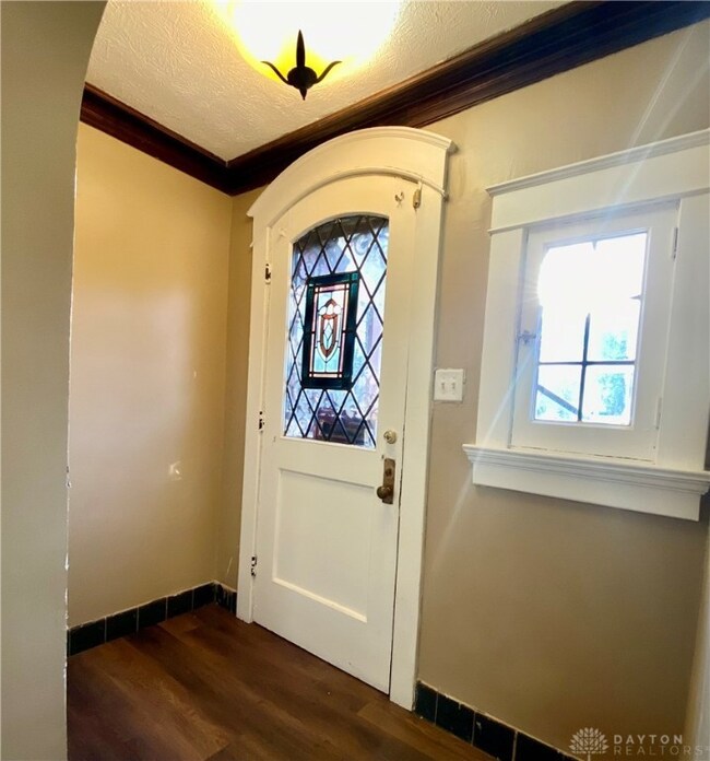 1374 Catalpa Dr, Dayton, OH 45406 - photo 2