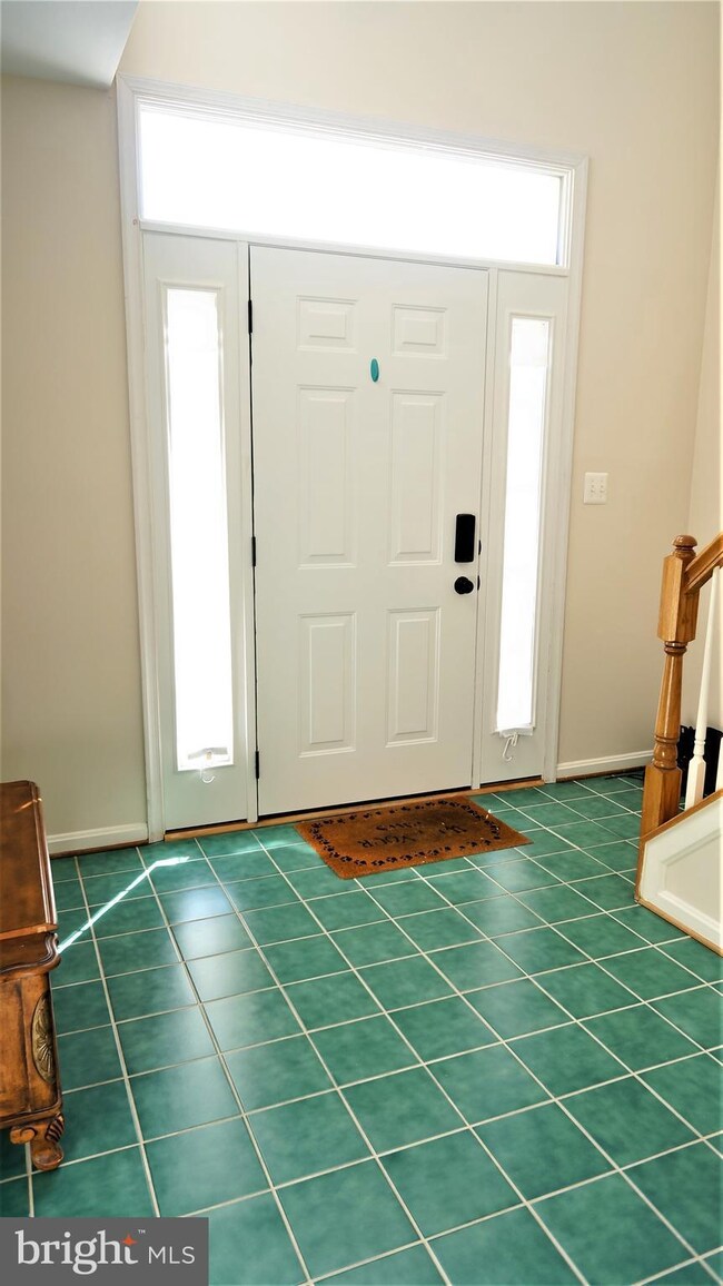 13240 Copper Cove Way, Herndon, VA 20171 - photo 2