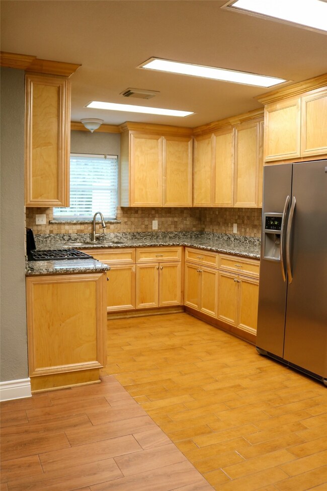 5314 Shady Oaks Ln, Friendswood, TX 77546 - photo 6